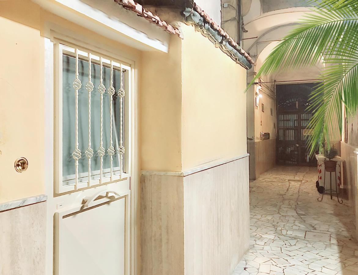 Jungle 13 - Room And Apartments Napoli Eksteriør bilde
